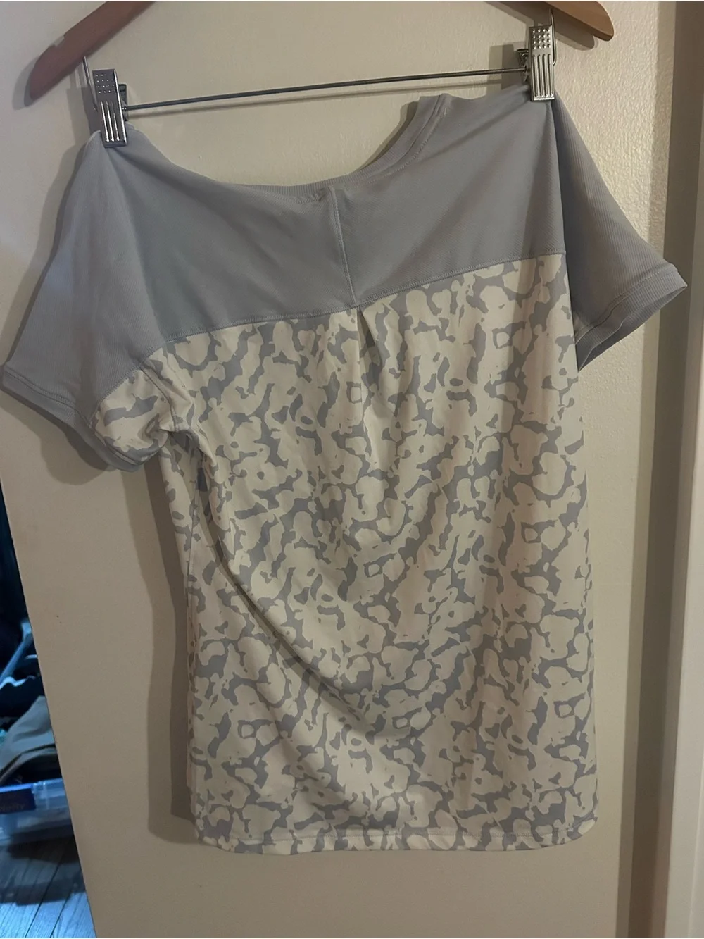 Women’s standard fit flash dry The North Face athletic top NWT - Picture 3 of 5